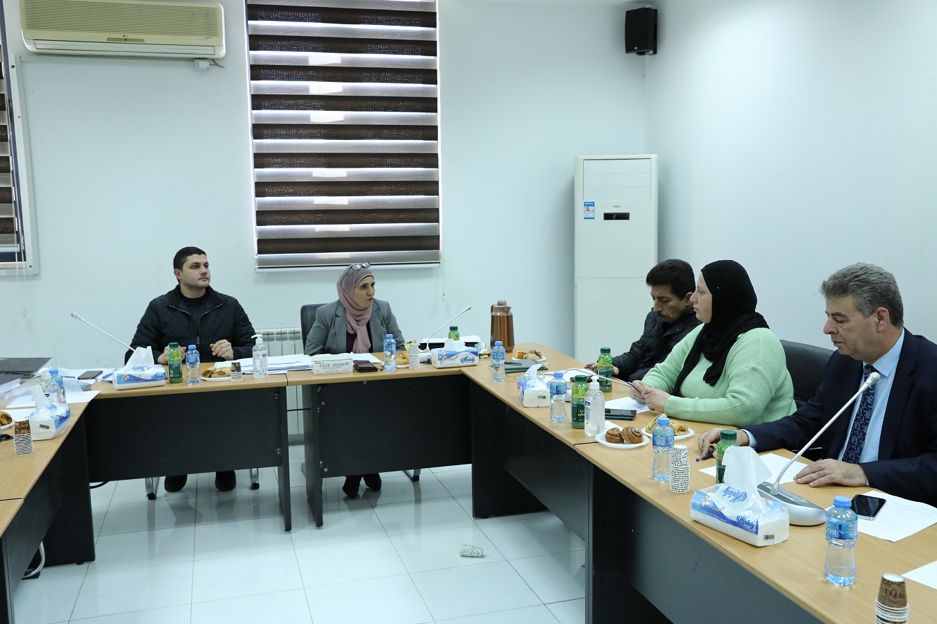 خلال فتح مناقصة مشروع صوامع القمح- المرحلة الأولى